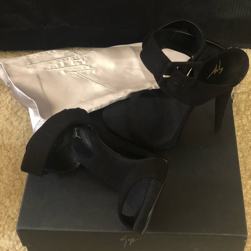 Black  Giuseppe Zanotti heels